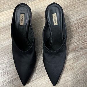 Yeezy Mule 70mm Graphite Season 6